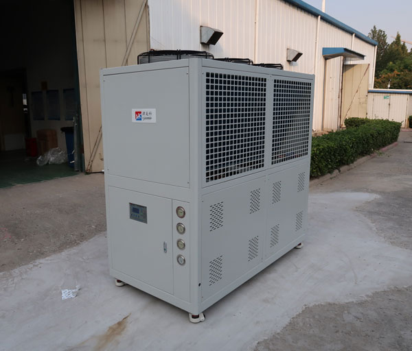 25、30匹風冷式冷水機