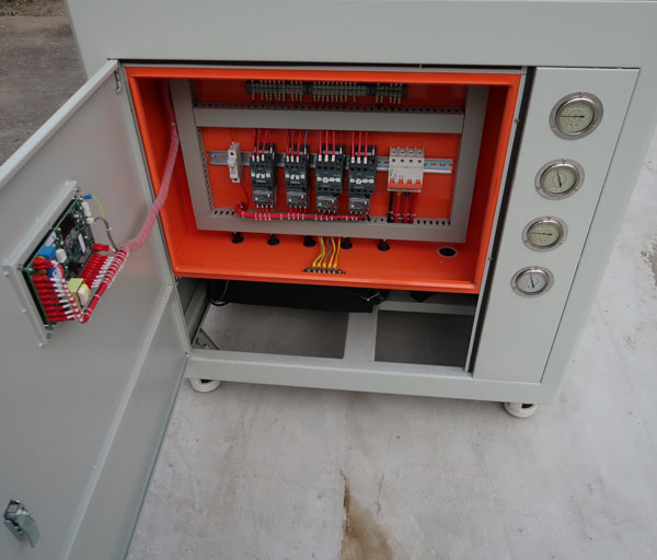 25、30匹風冷式冷水機
